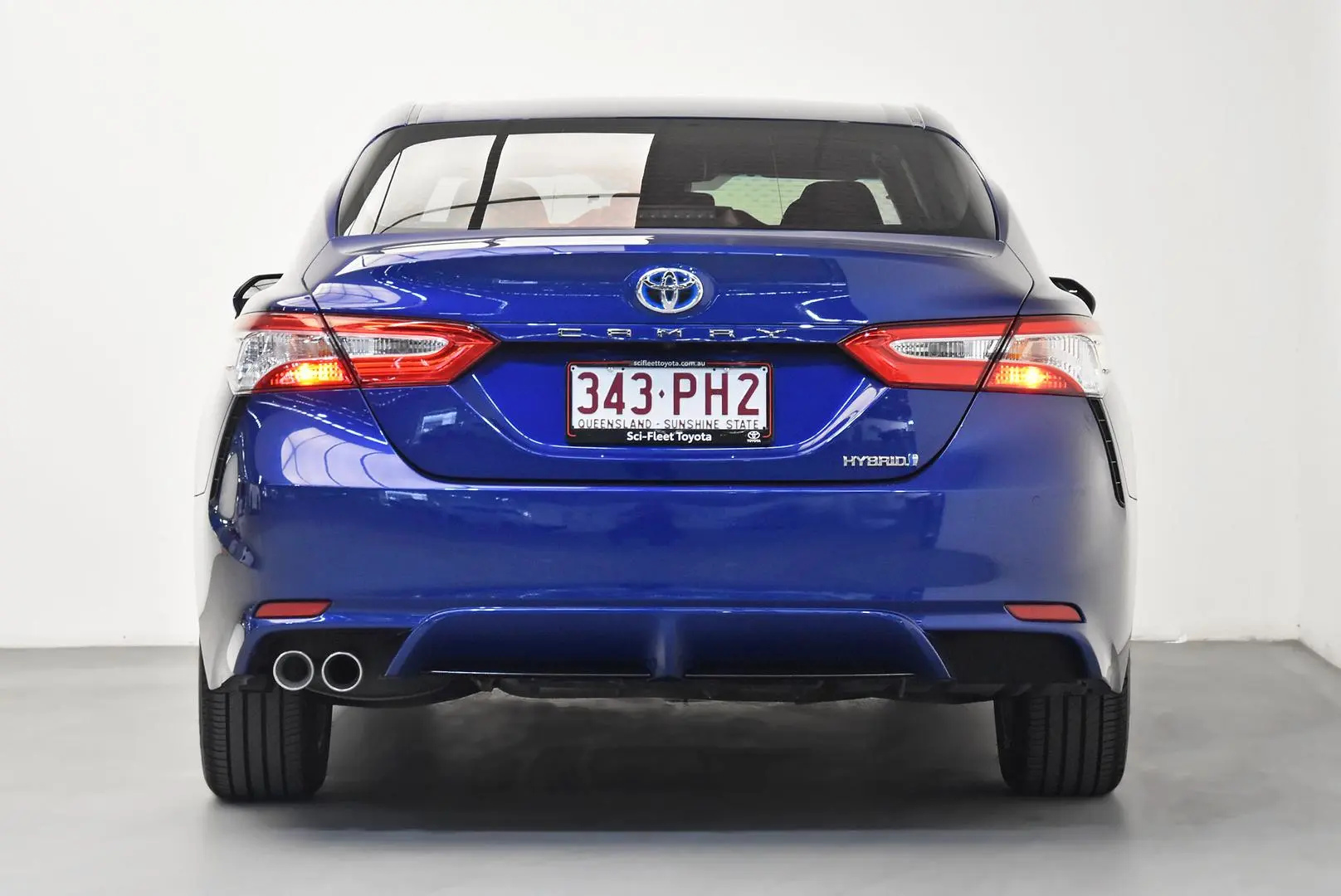 2020 Toyota Camry Gallery Image 6