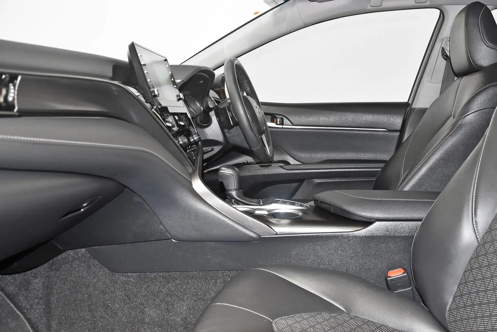 2022 Toyota Camry Gallery Image 17