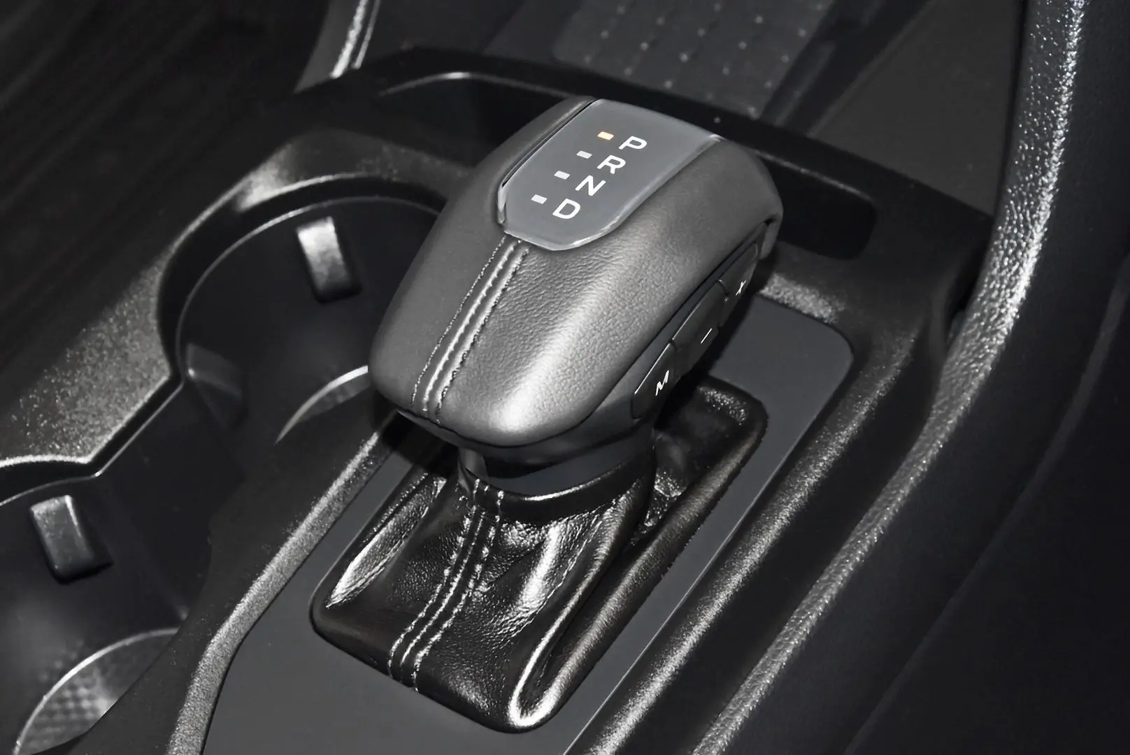 2025 Ford Everest Gallery Image 13