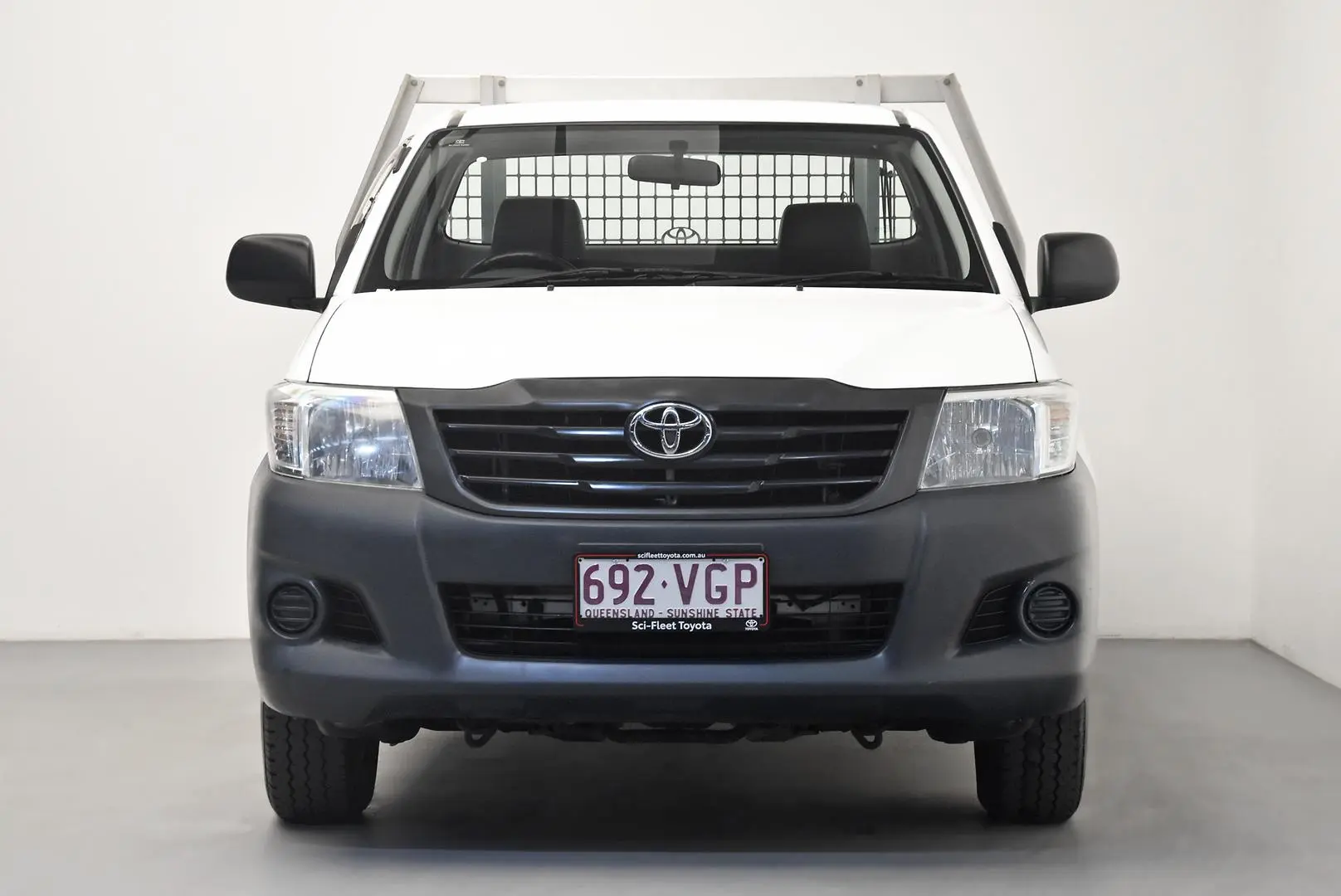 2014 Toyota Hilux Gallery Image 2