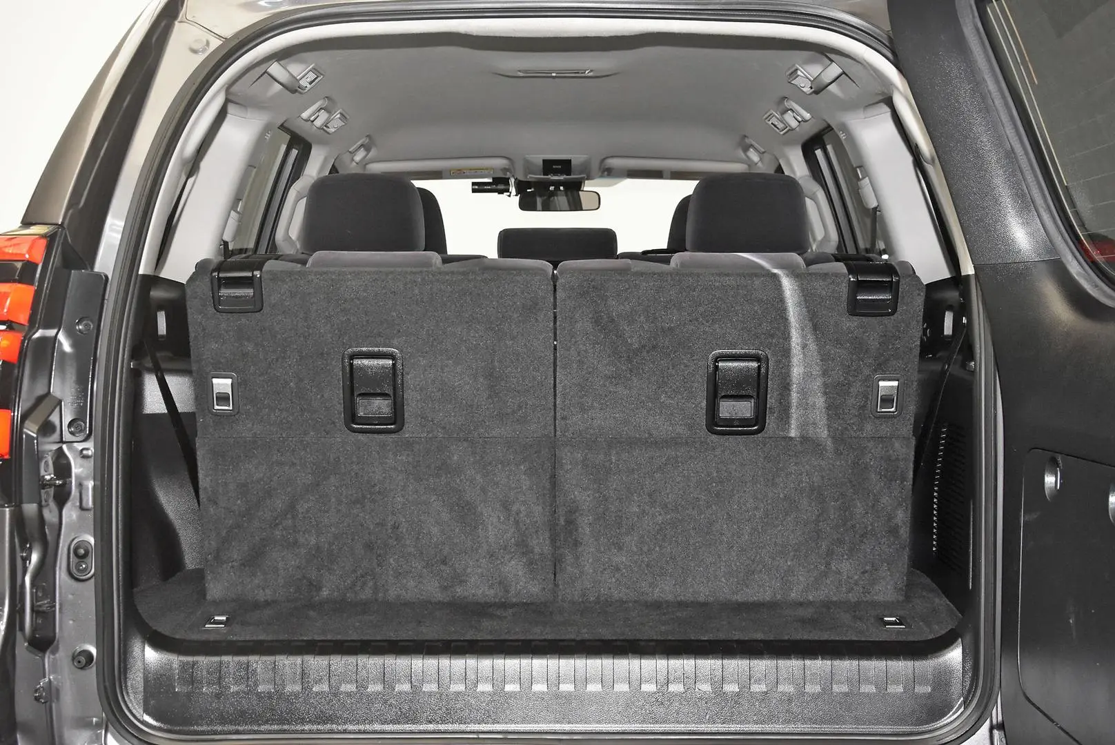 2023 Toyota Landcruiser Prado Gallery Image 20