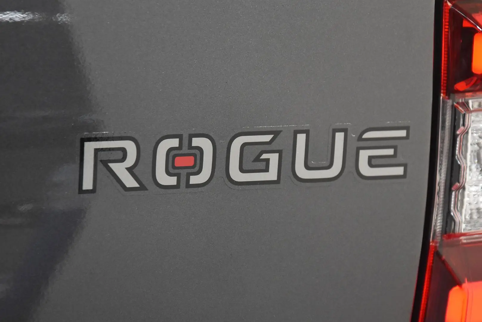 2021 Toyota Hilux Gallery Image 7