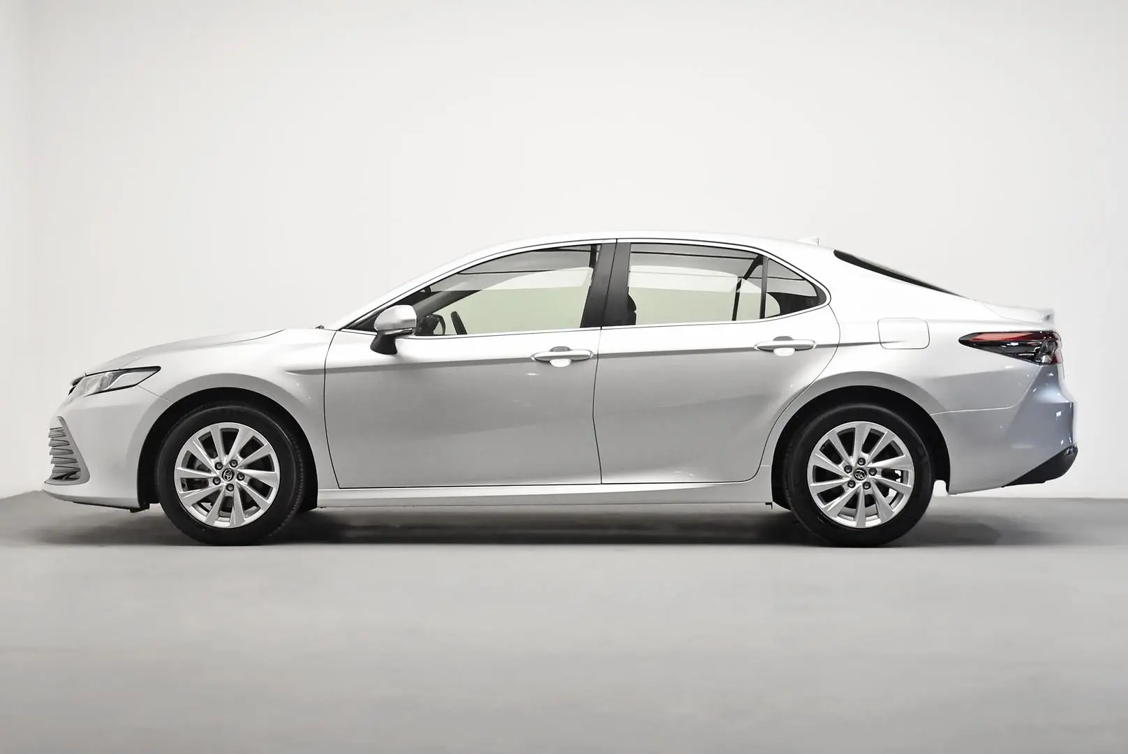 2024 Toyota Camry Gallery Image 4