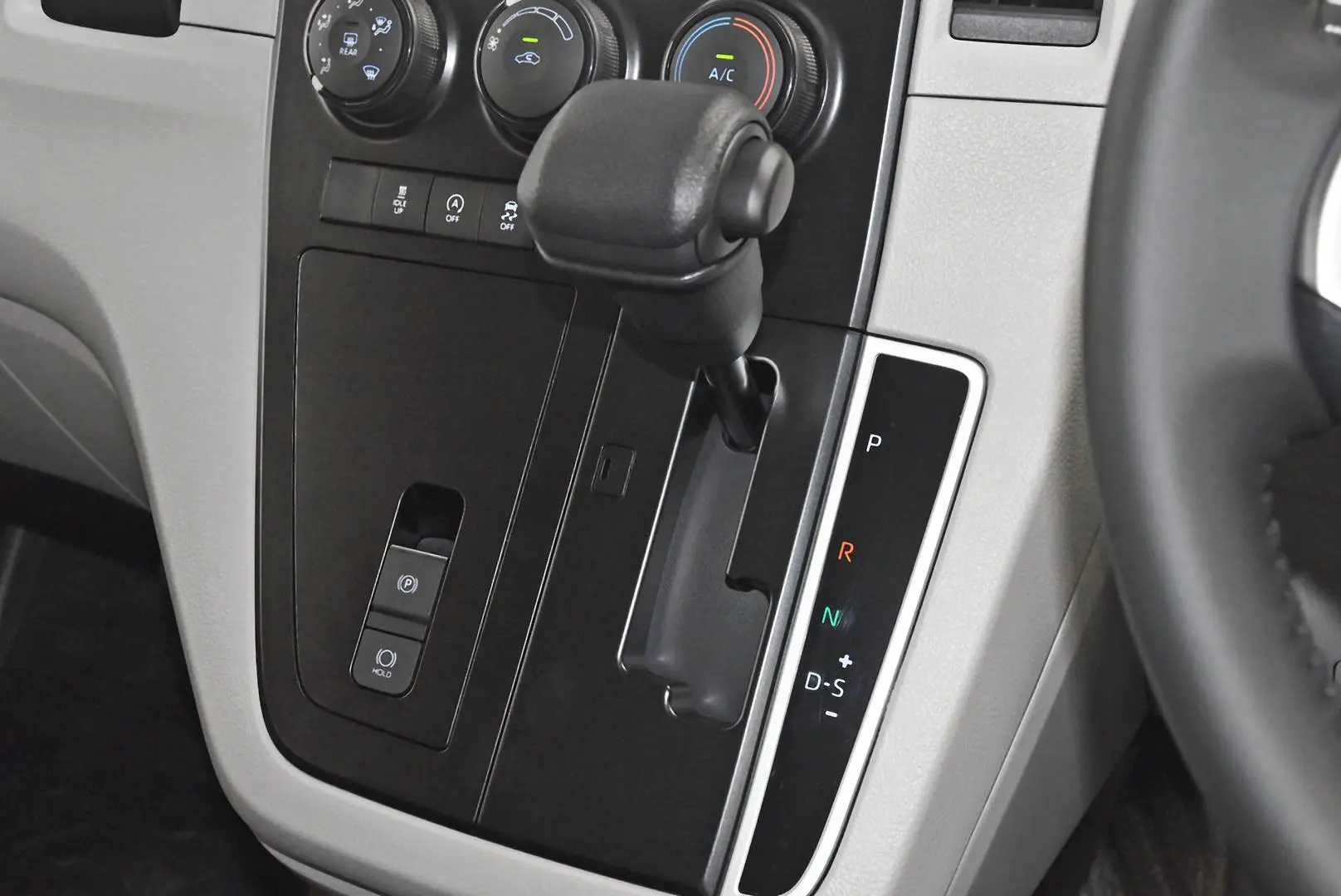 2025 Toyota Hiace Gallery Image 13