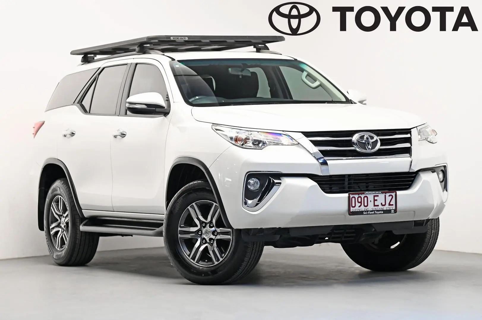 2017 Toyota Fortuner Image 1