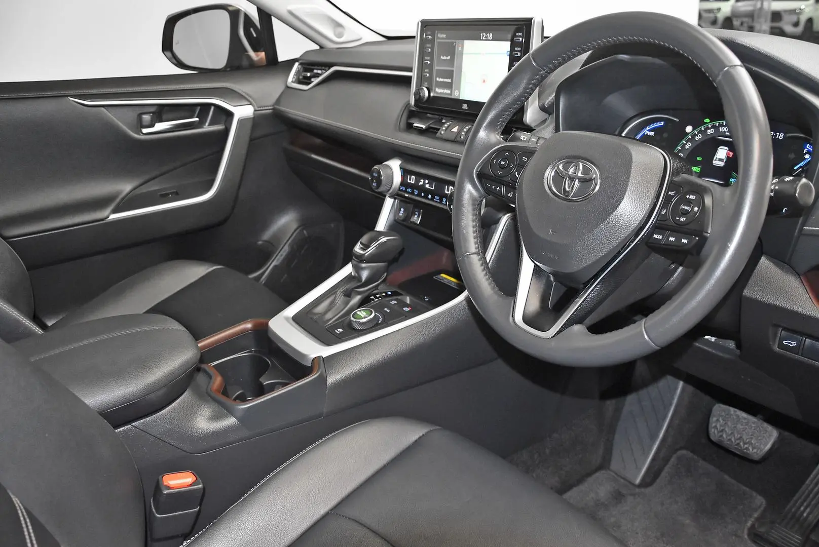 2020 Toyota Rav4 Gallery Image 9