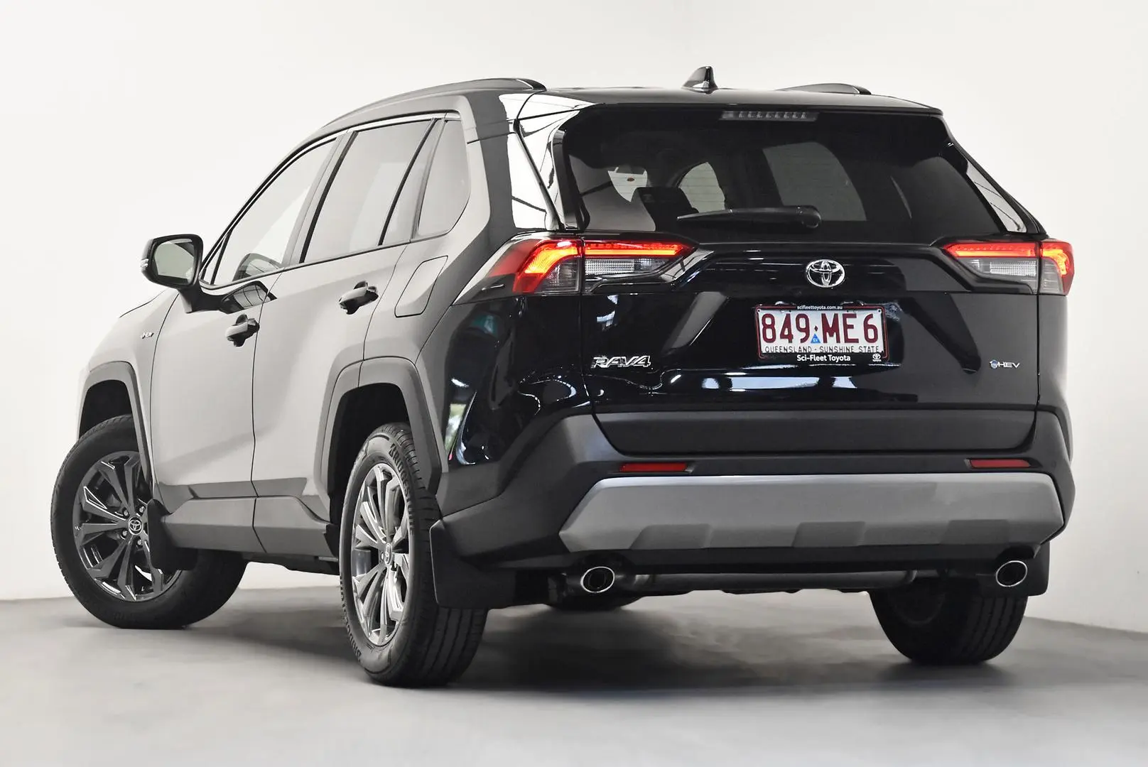 2025 Toyota RAV4 Gallery Image 5