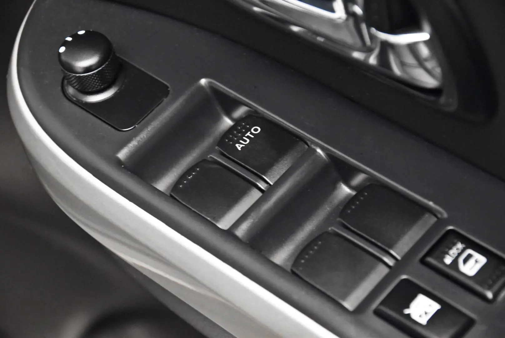 2017 Suzuki Grand Vitara Gallery Image 9