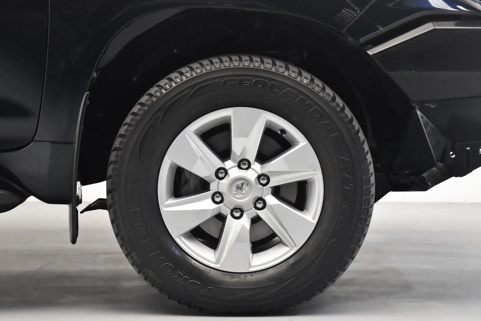 2019 Toyota Landcruiser Prado Gallery Image 22