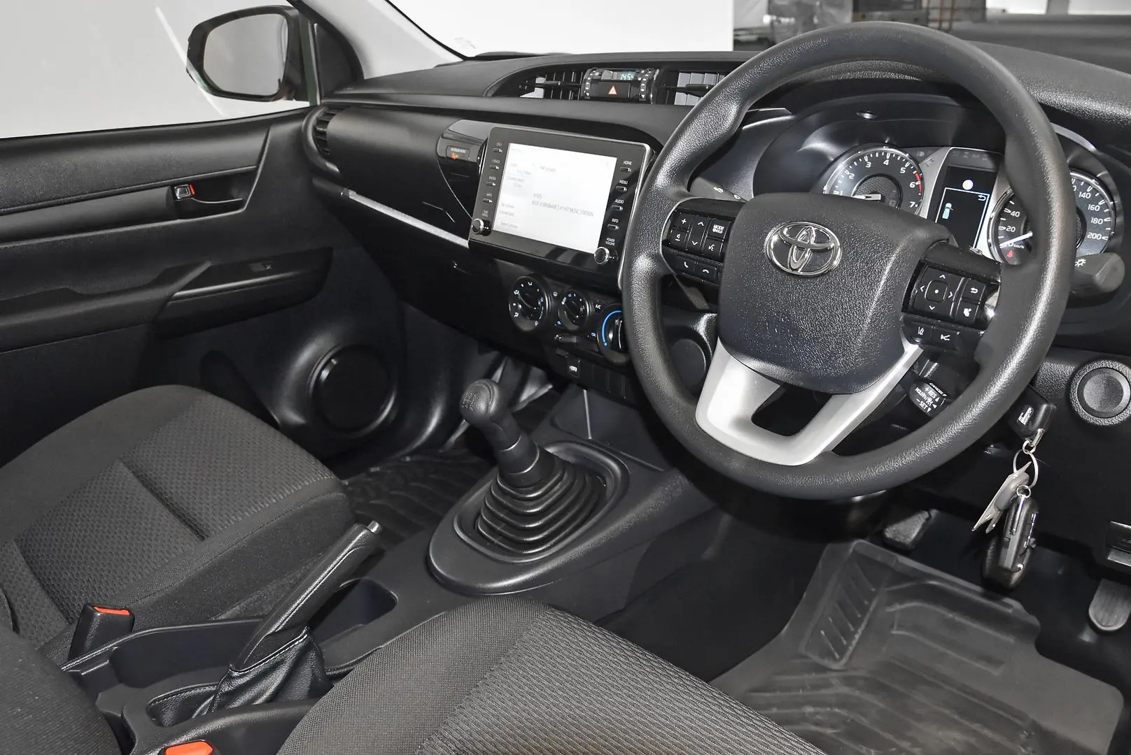 2024 Toyota Hilux Gallery Image 8