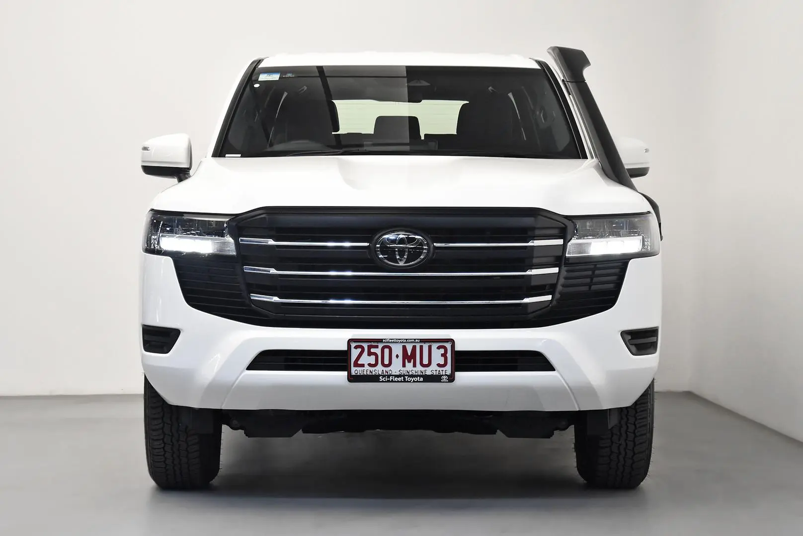 2025 Toyota Landcruiser Gallery Image 2