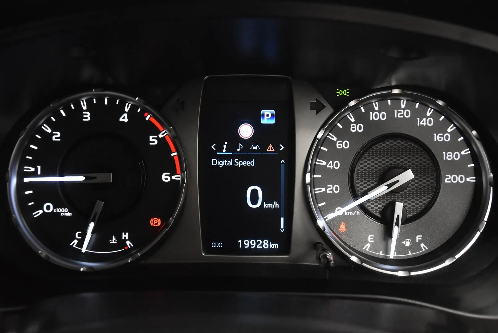 2024 Toyota Hilux Gallery Image 10