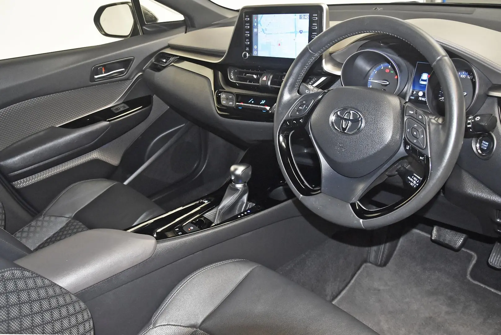 2022 Toyota C-HR Gallery Image 10