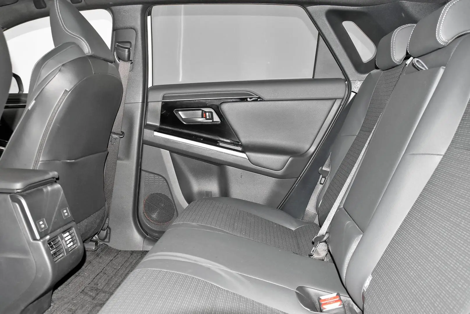 2024 Toyota bZ4X Gallery Image 19