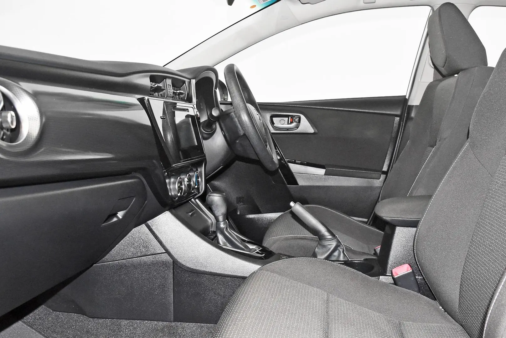 2015 Toyota Corolla Gallery Image 17