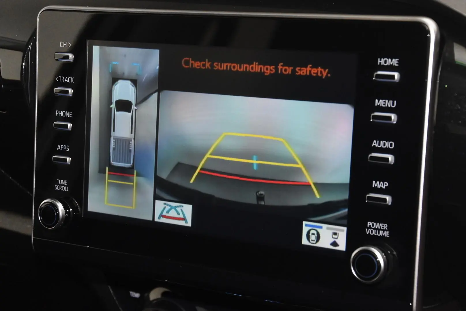 2025 Toyota Hilux Gallery Image 12