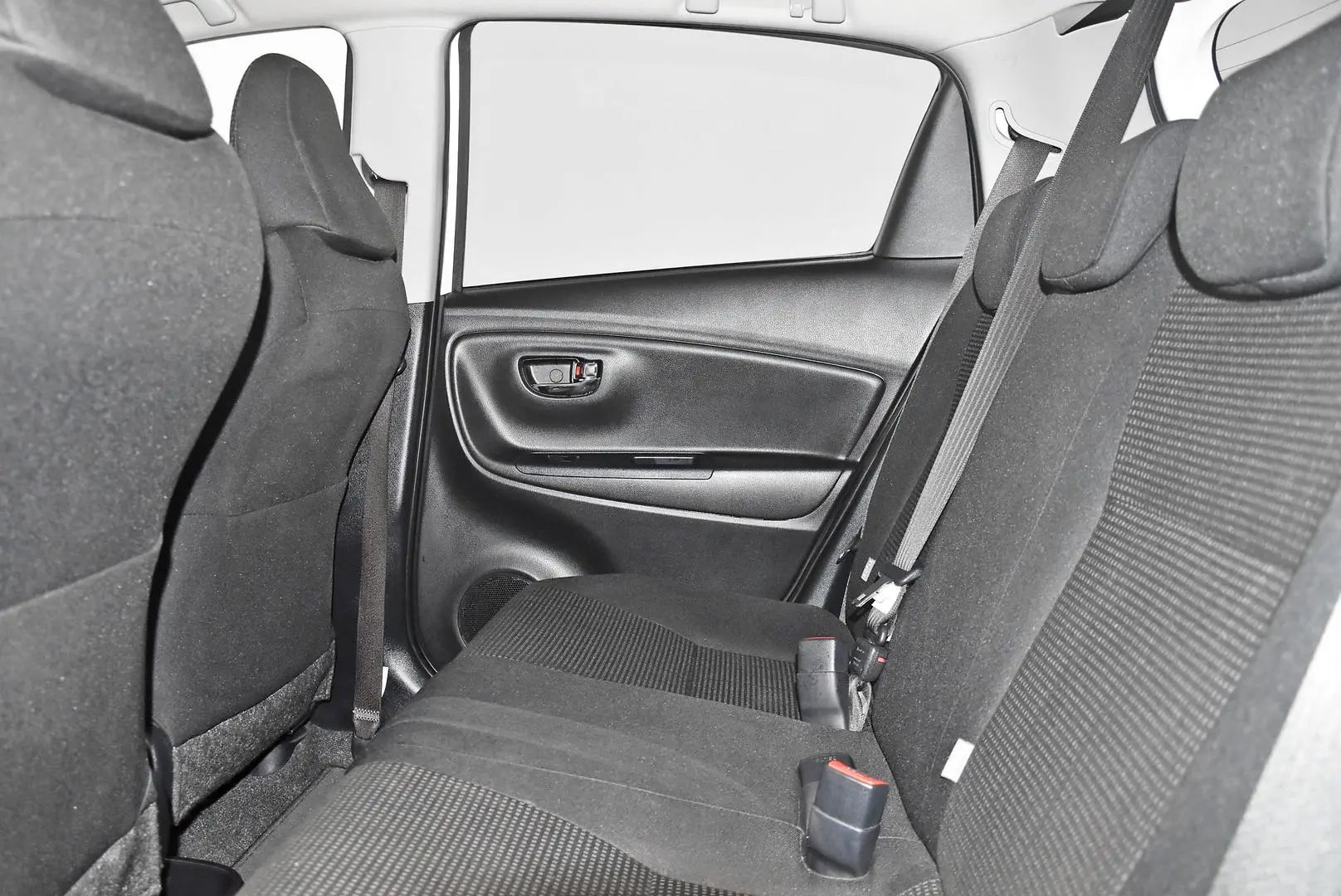2019 Toyota Yaris Gallery Image 18