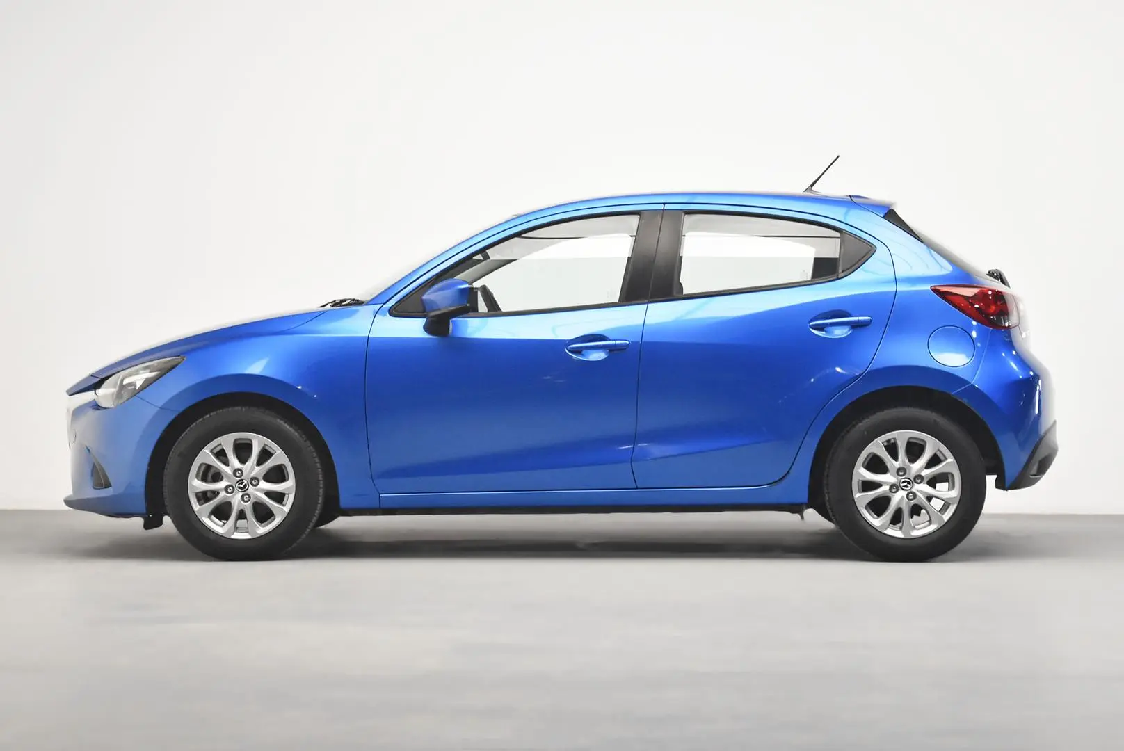 2017 Mazda 2 Gallery Image 4