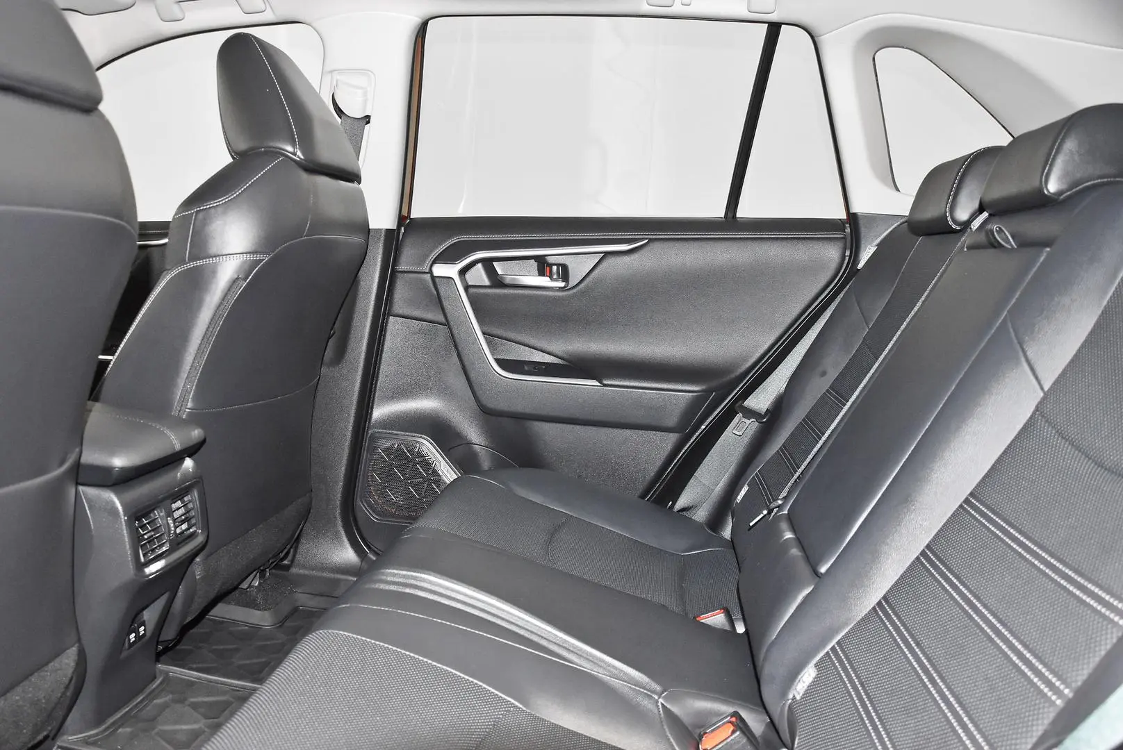 2022 Toyota RAV4 Gallery Image 19