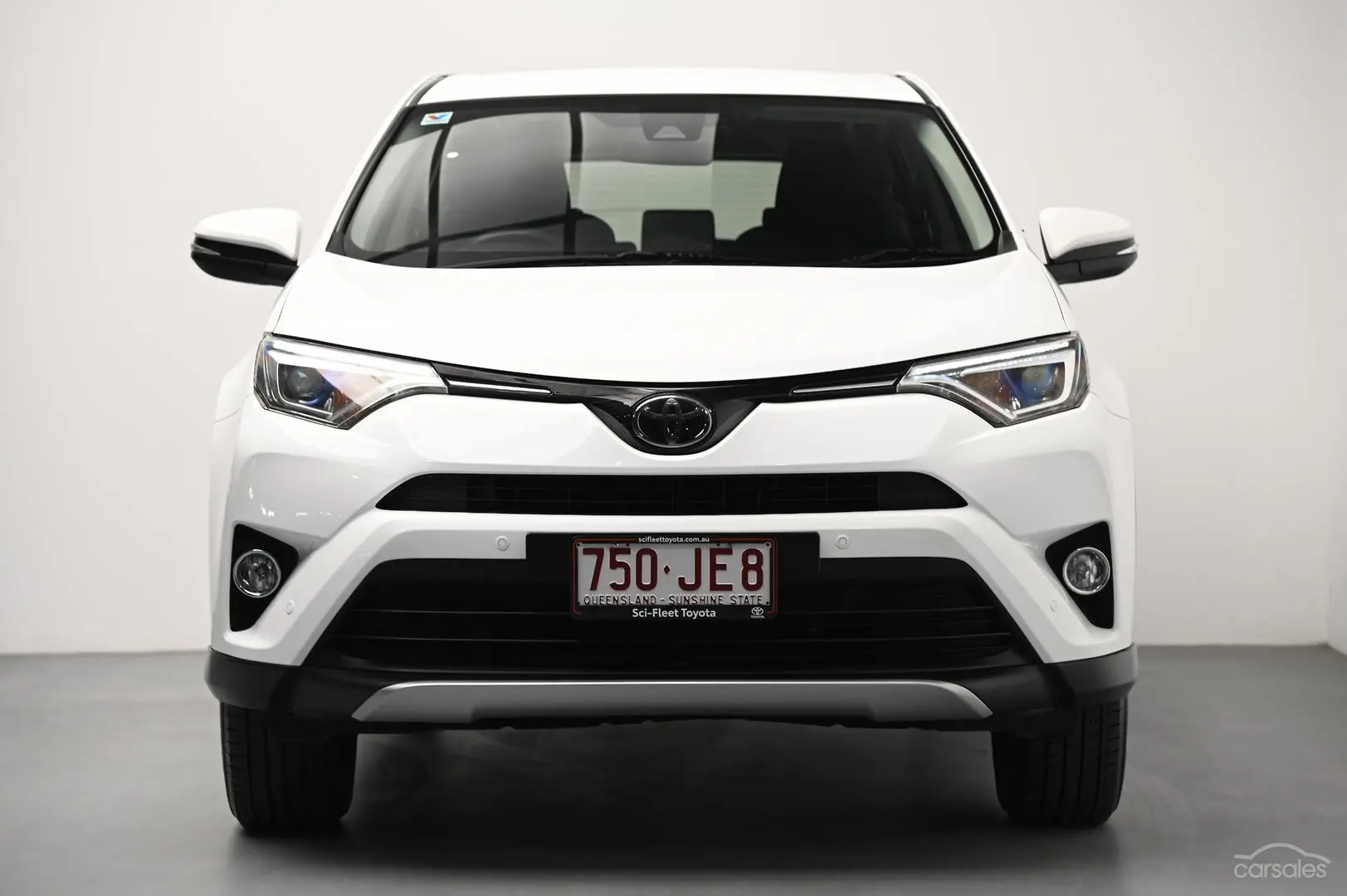 2018 Toyota RAV4 Image 2