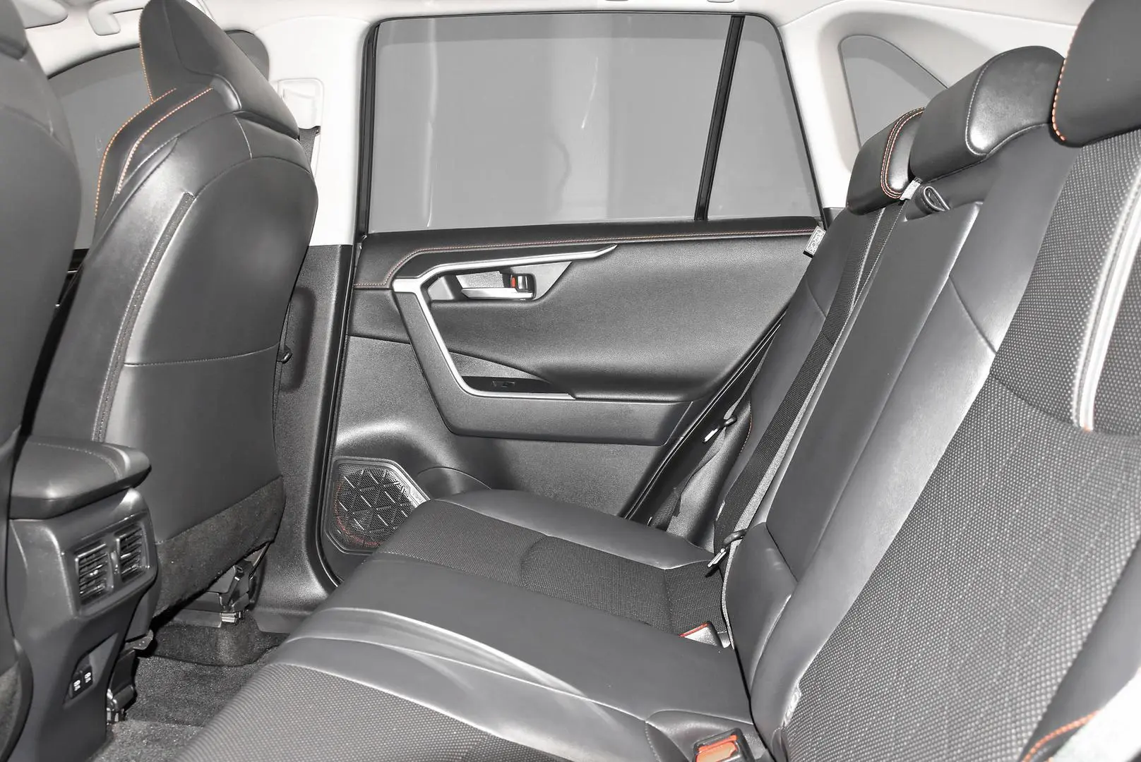 2022 Toyota RAV4 Gallery Image 19