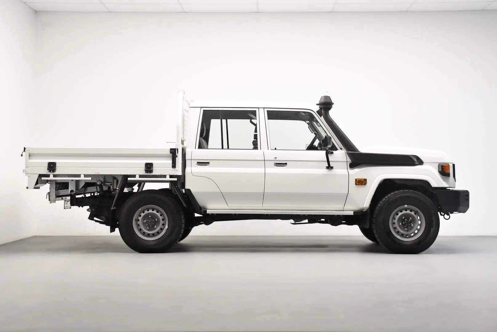 2024 Toyota Landcruiser Gallery Image 3