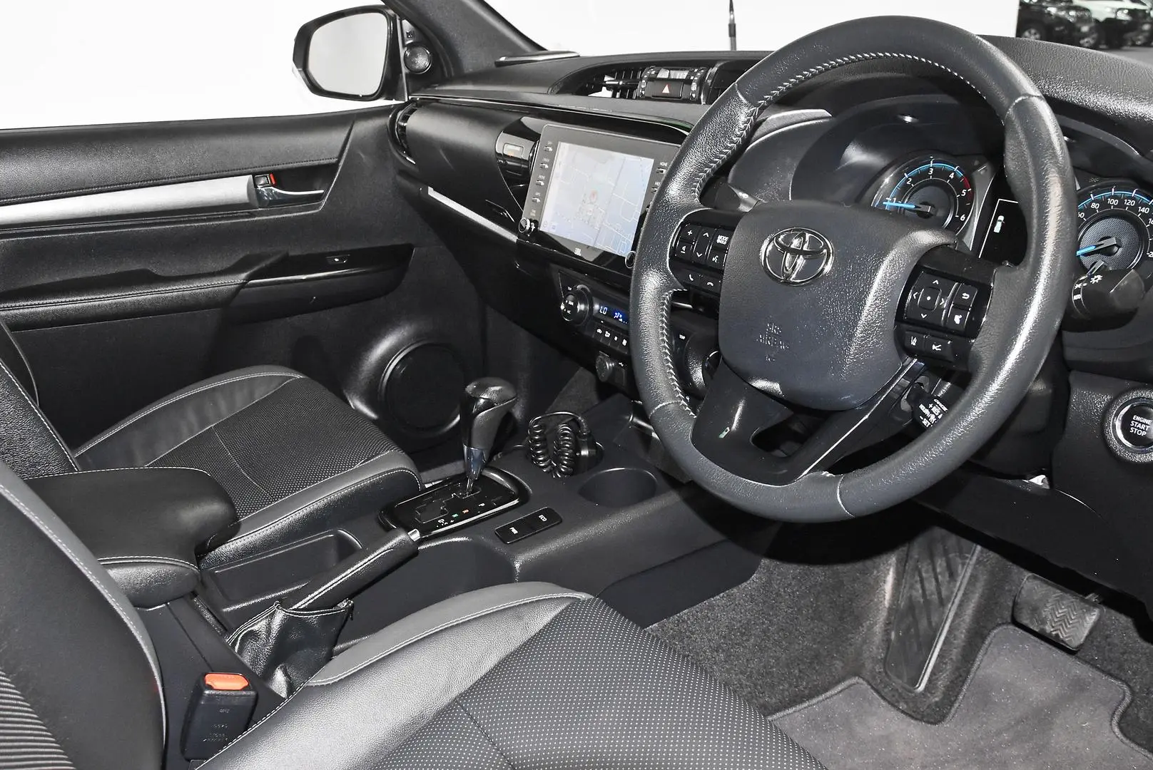 2021 Toyota Hilux Gallery Image 8