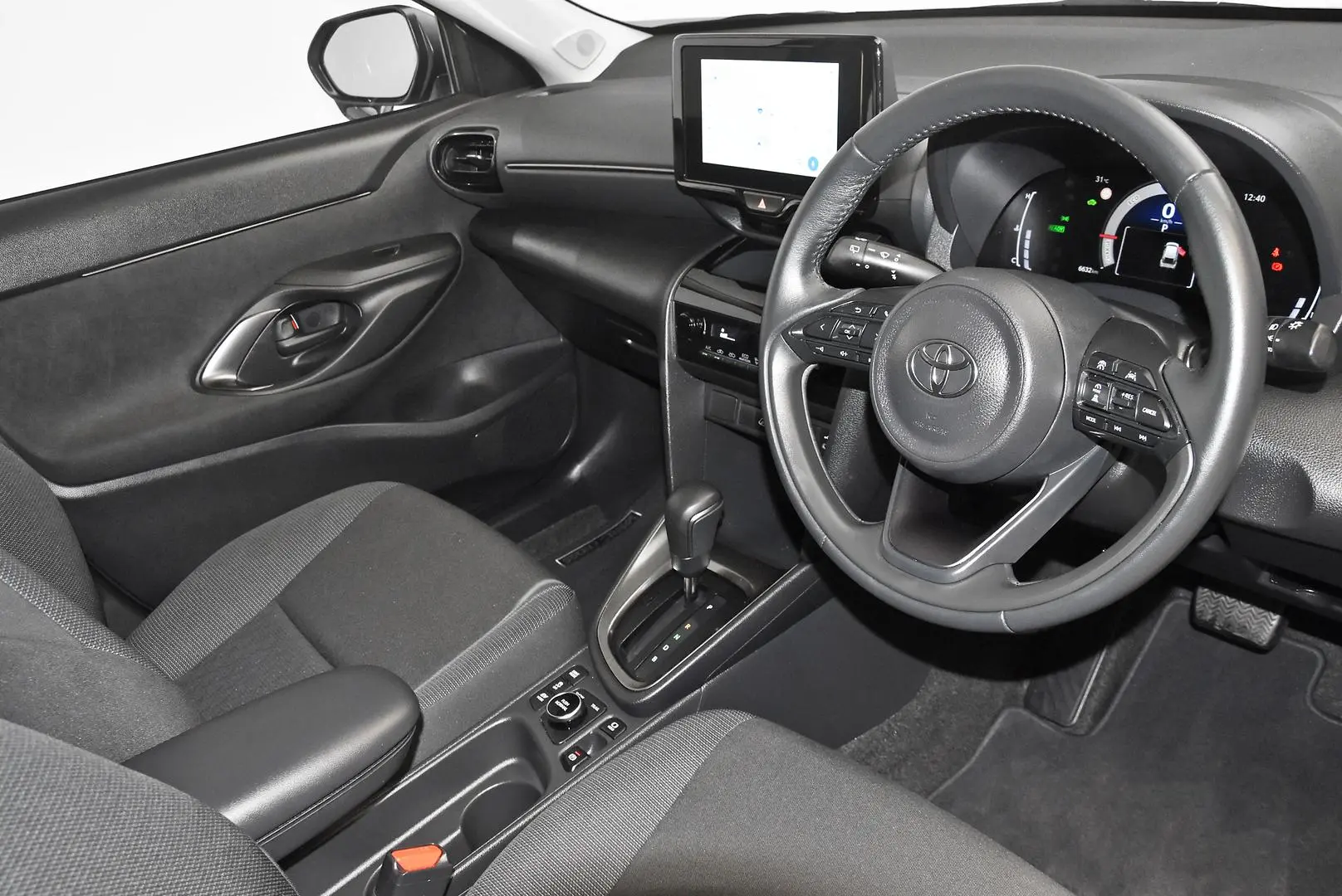 2025 Toyota Yaris Cross Gallery Image 9