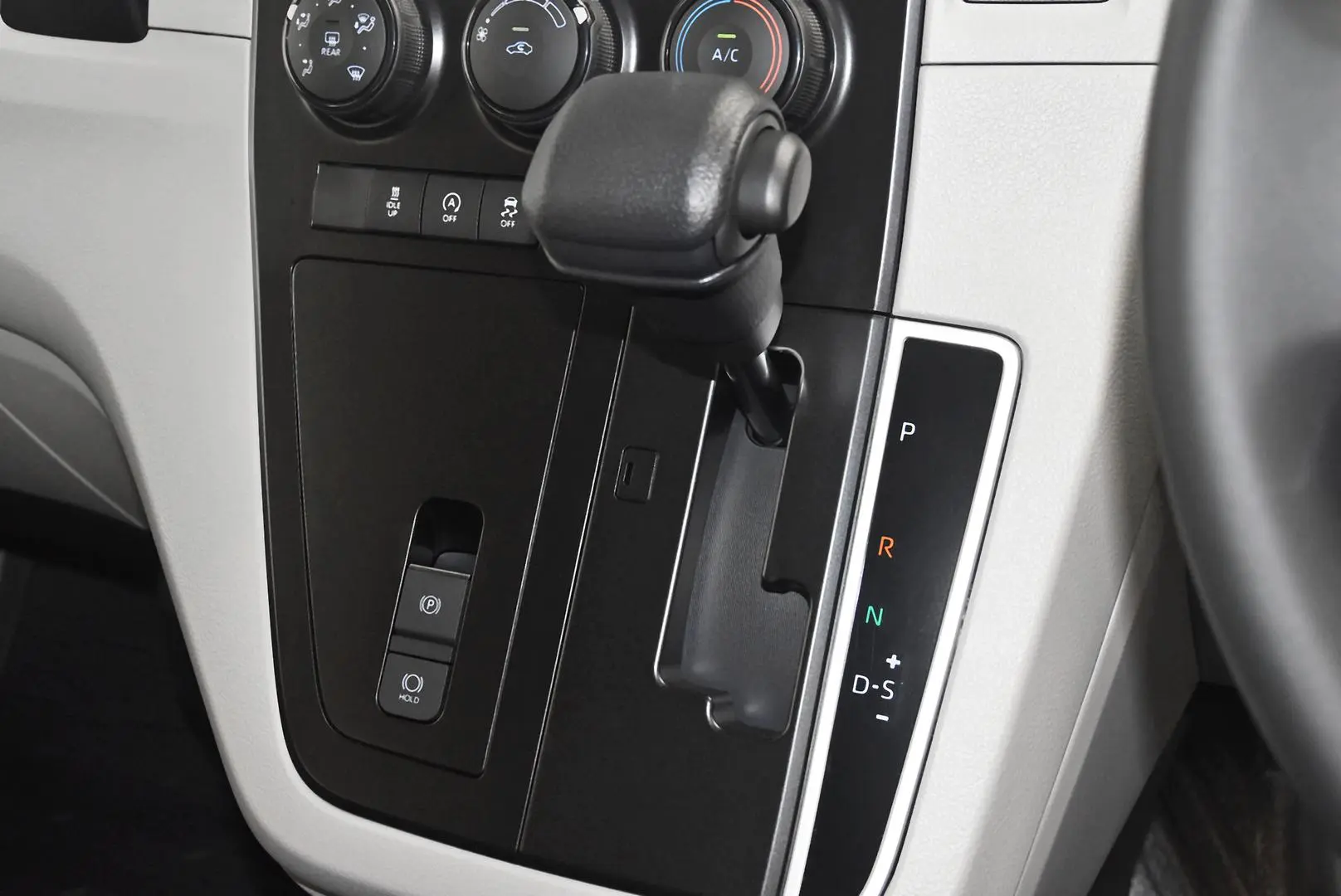 2025 Toyota Hiace Gallery Image 13