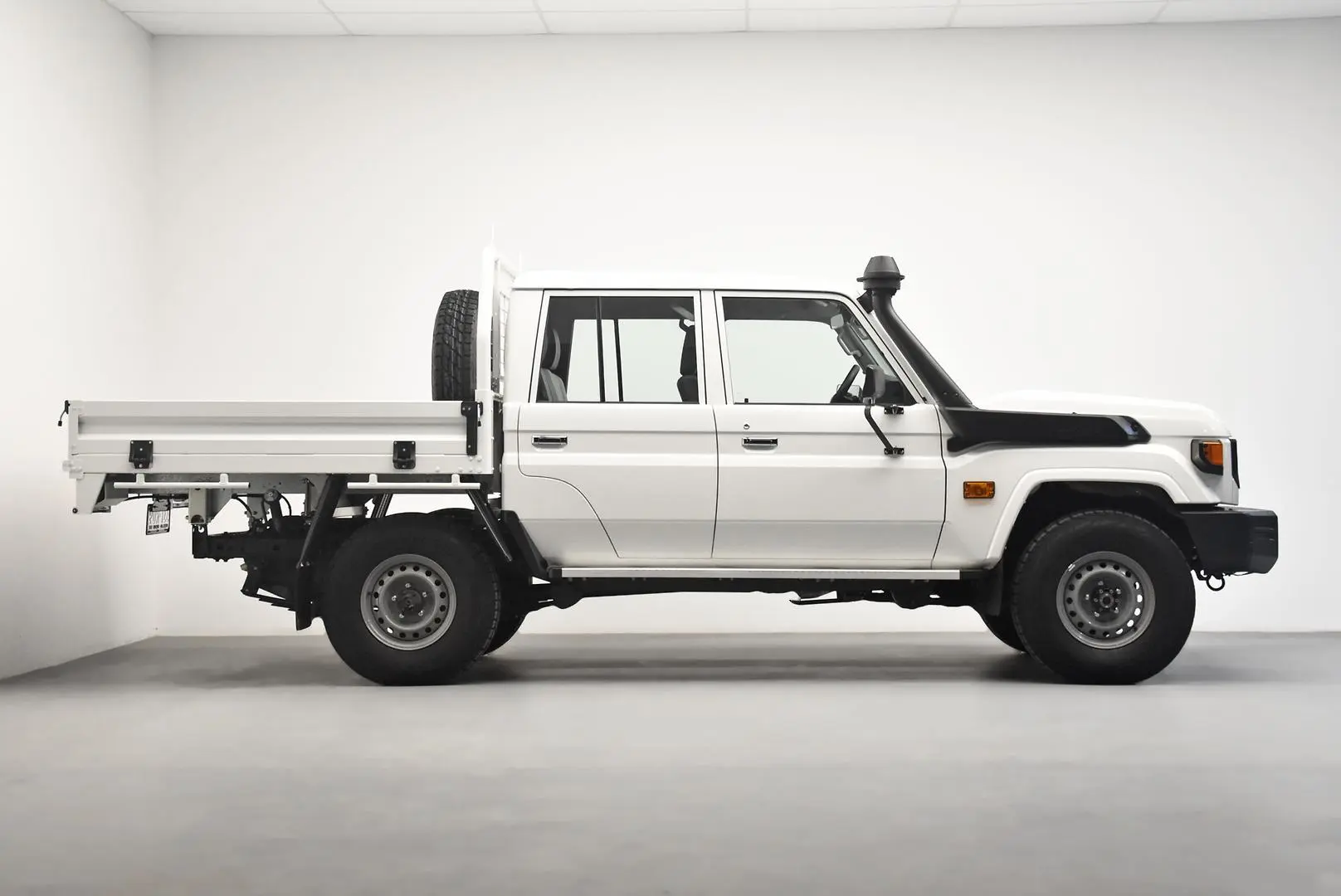2024 Toyota Landcruiser Gallery Image 3