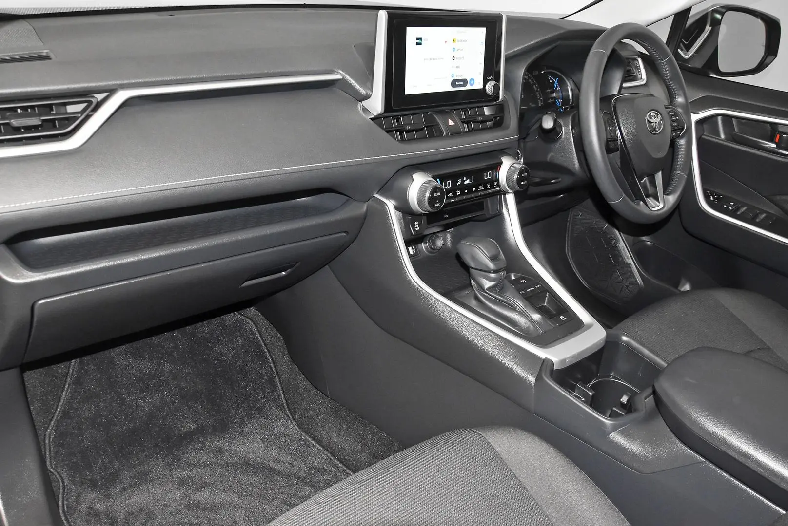 2024 Toyota RAV4 Gallery Image 17