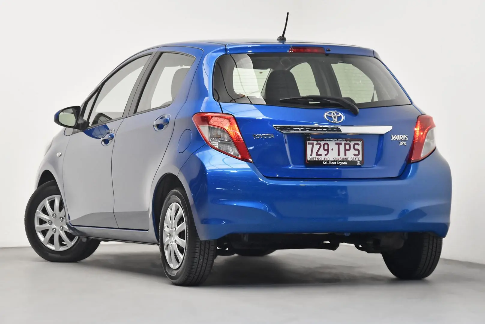 2013 Toyota Yaris Gallery Image 5