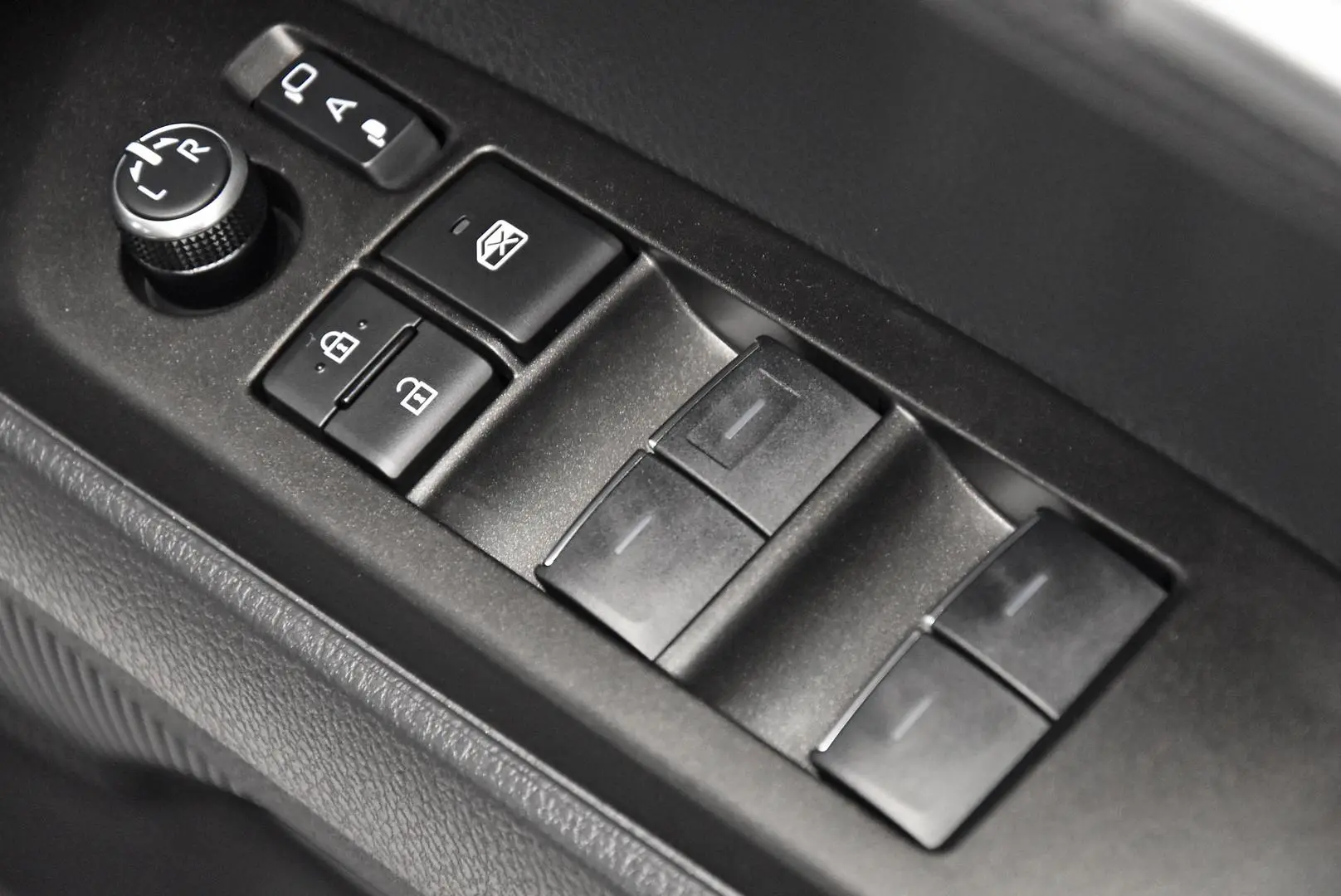 2024 Toyota Camry Gallery Image 9