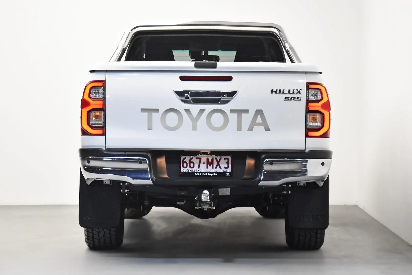 2020 Toyota Hilux Gallery Image 6