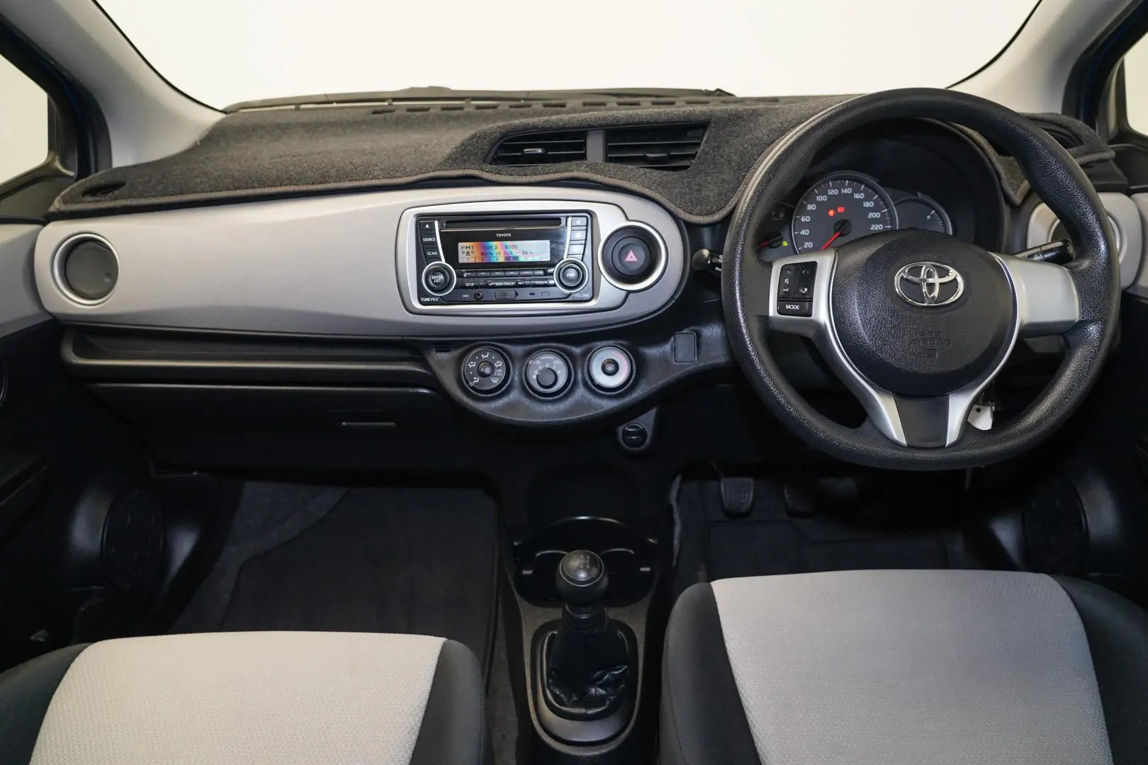 2013 Toyota Yaris Gallery Image 10