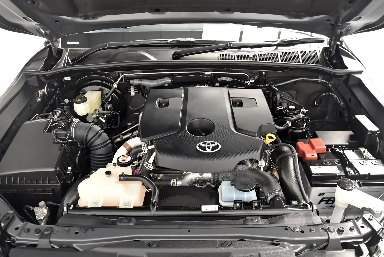 2025 Toyota Hilux Gallery Image 21