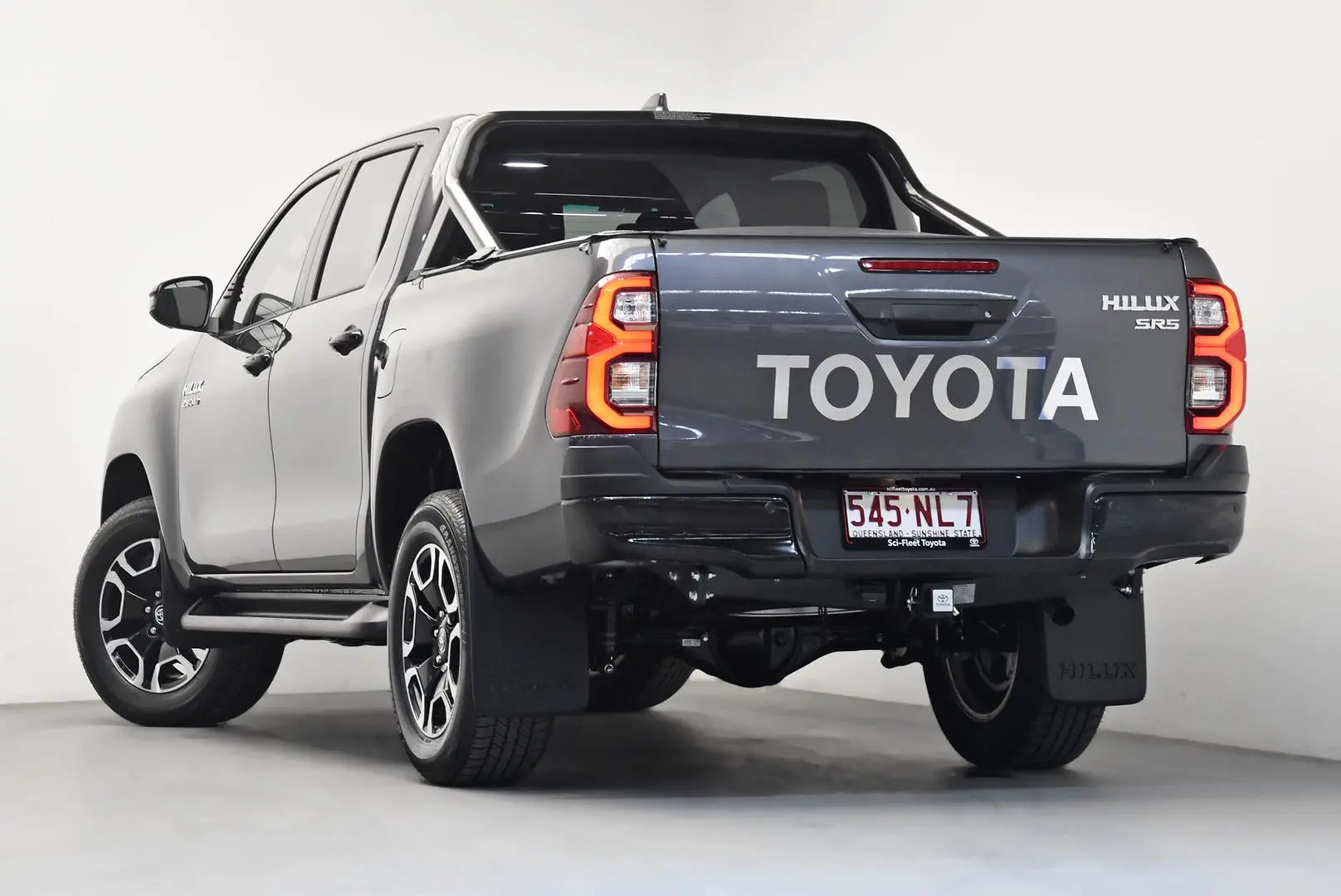 2025 Toyota Hilux Gallery Image 5