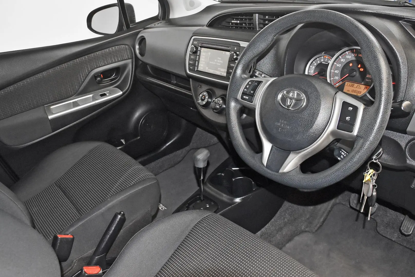 2015 Toyota Yaris Gallery Image 8