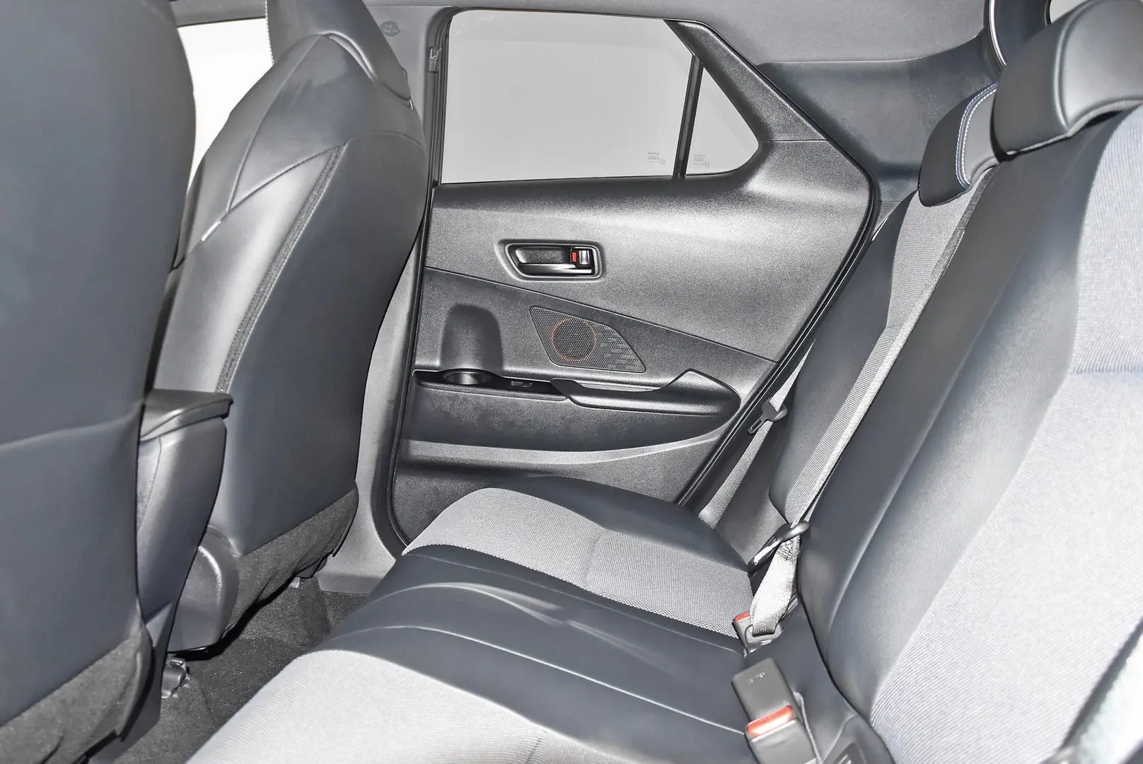 2023 Toyota C-HR Gallery Image 19