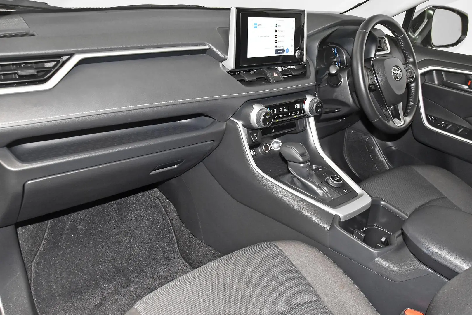 2025 Toyota RAV4 Gallery Image 17