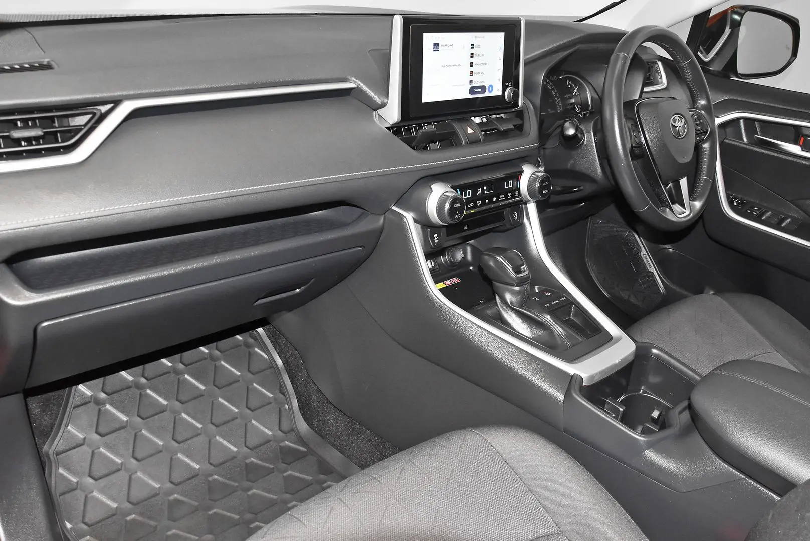 2022 Toyota RAV4 Gallery Image 16