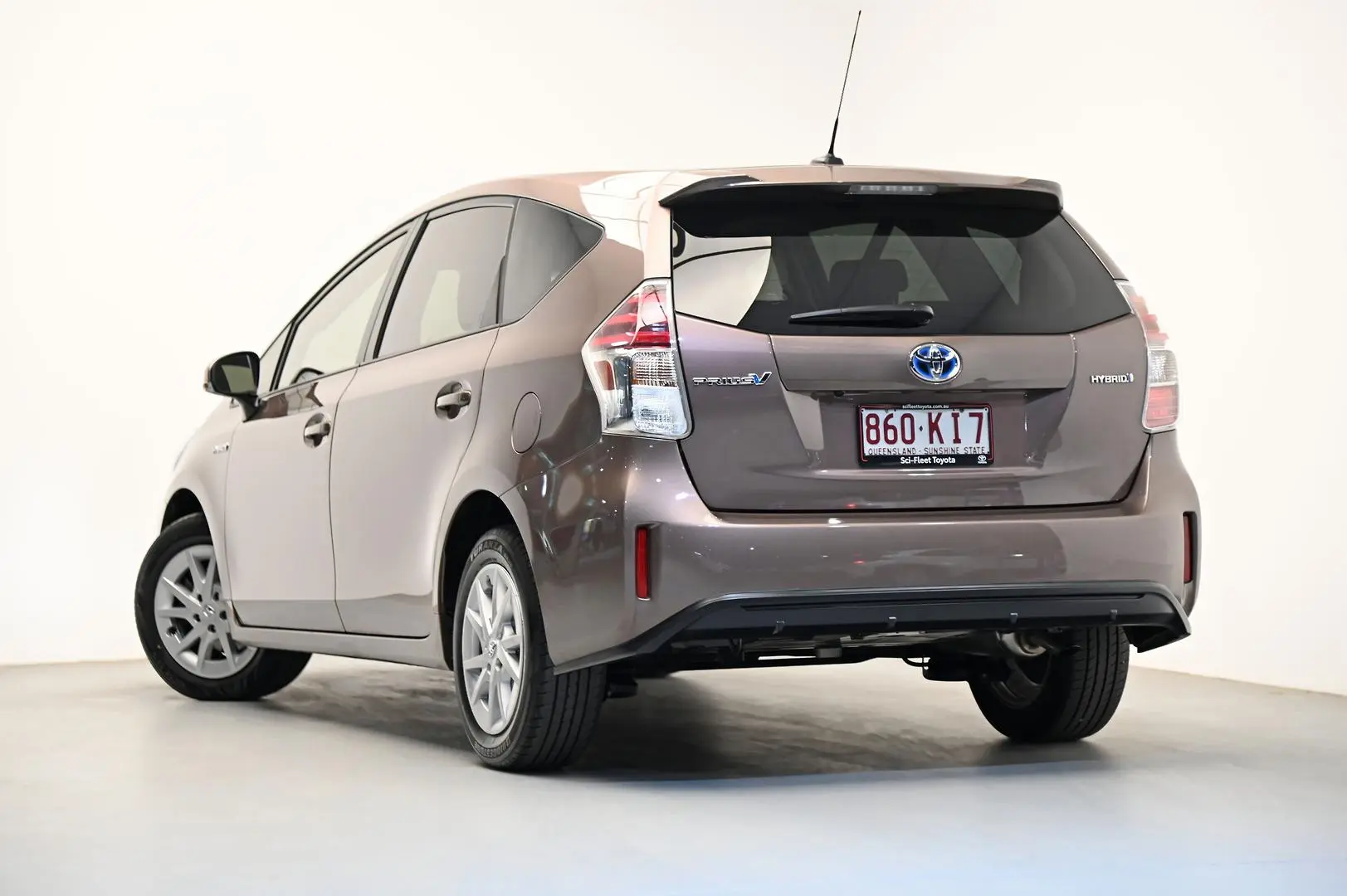 2019 Toyota Prius V Image 5