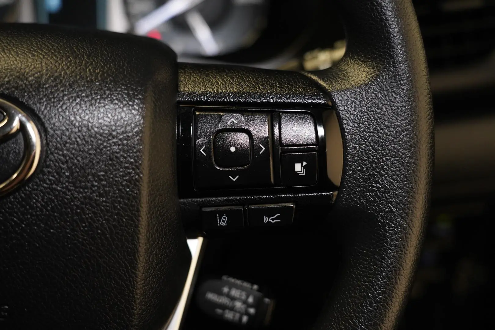 2024 Toyota Hilux Gallery Image 18
