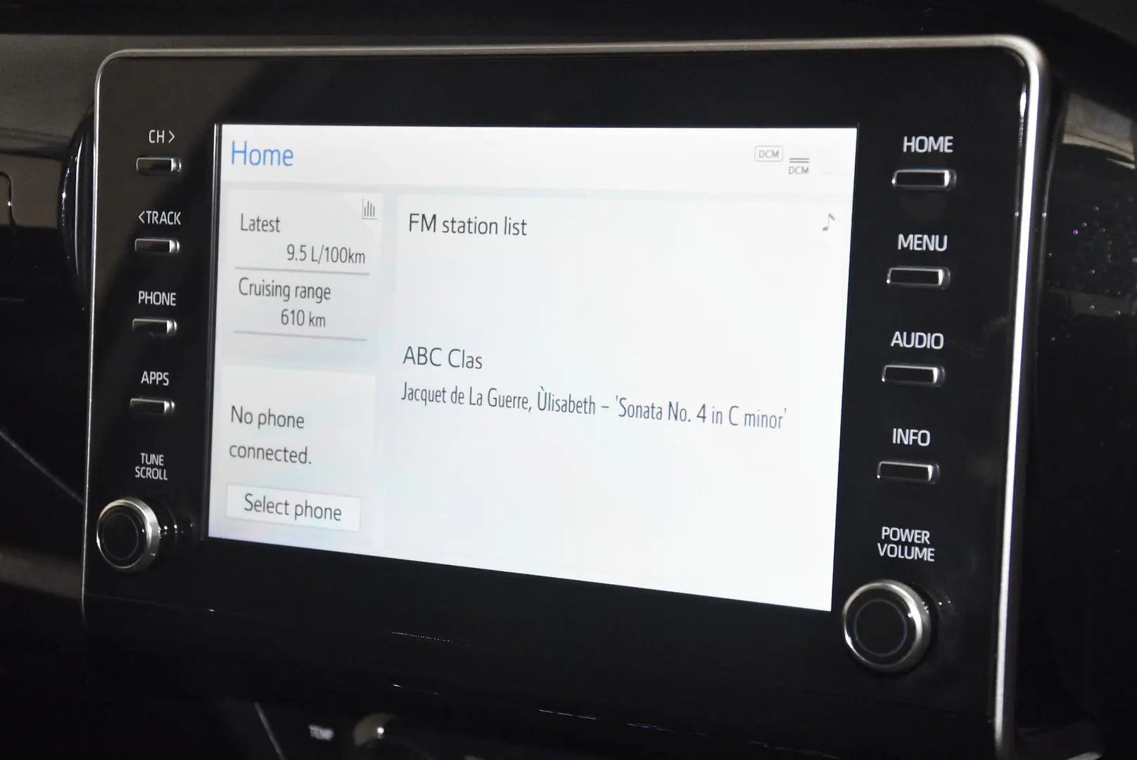 2025 Toyota Hilux Gallery Image 12