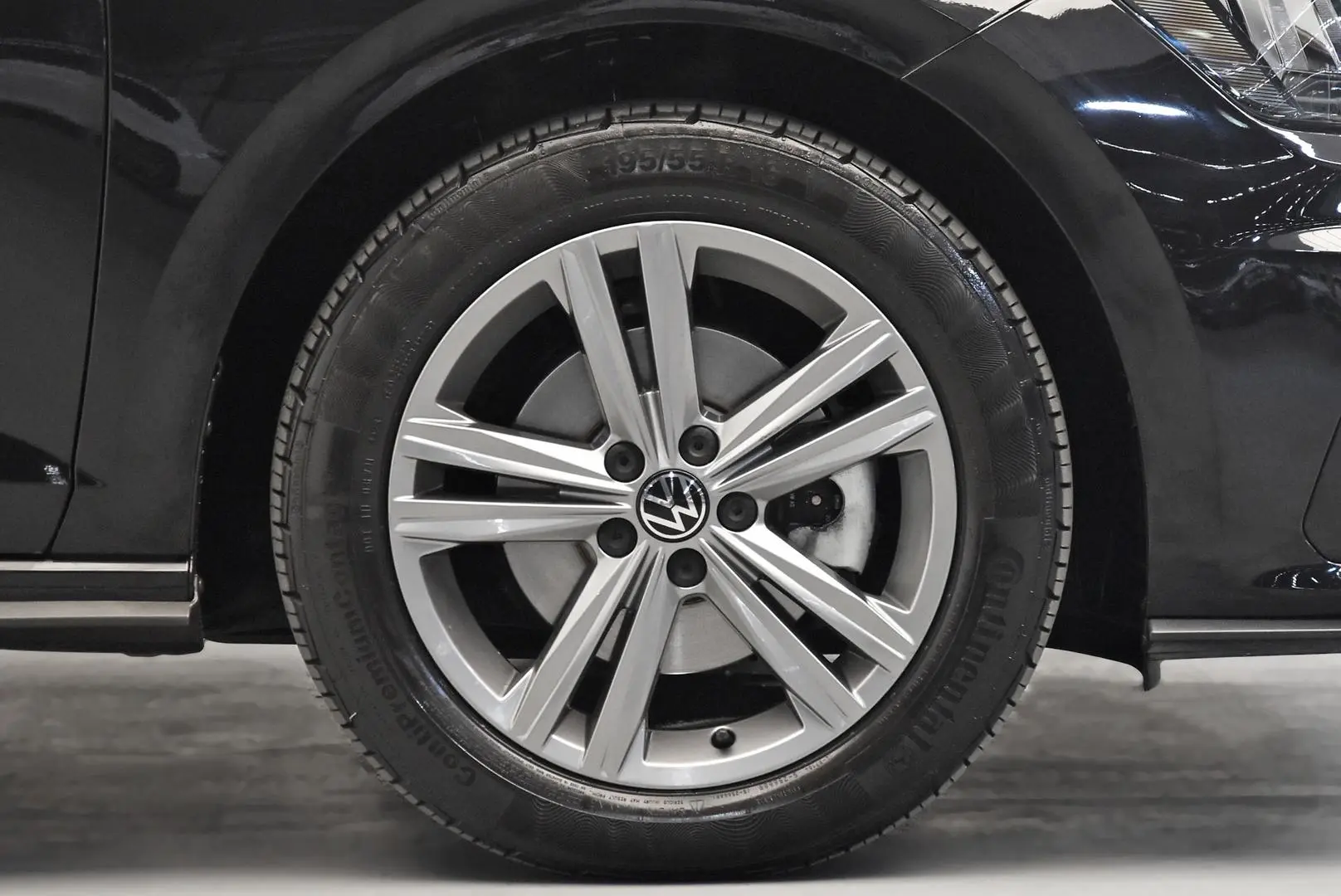 2021 Volkswagen Polo Gallery Image 21