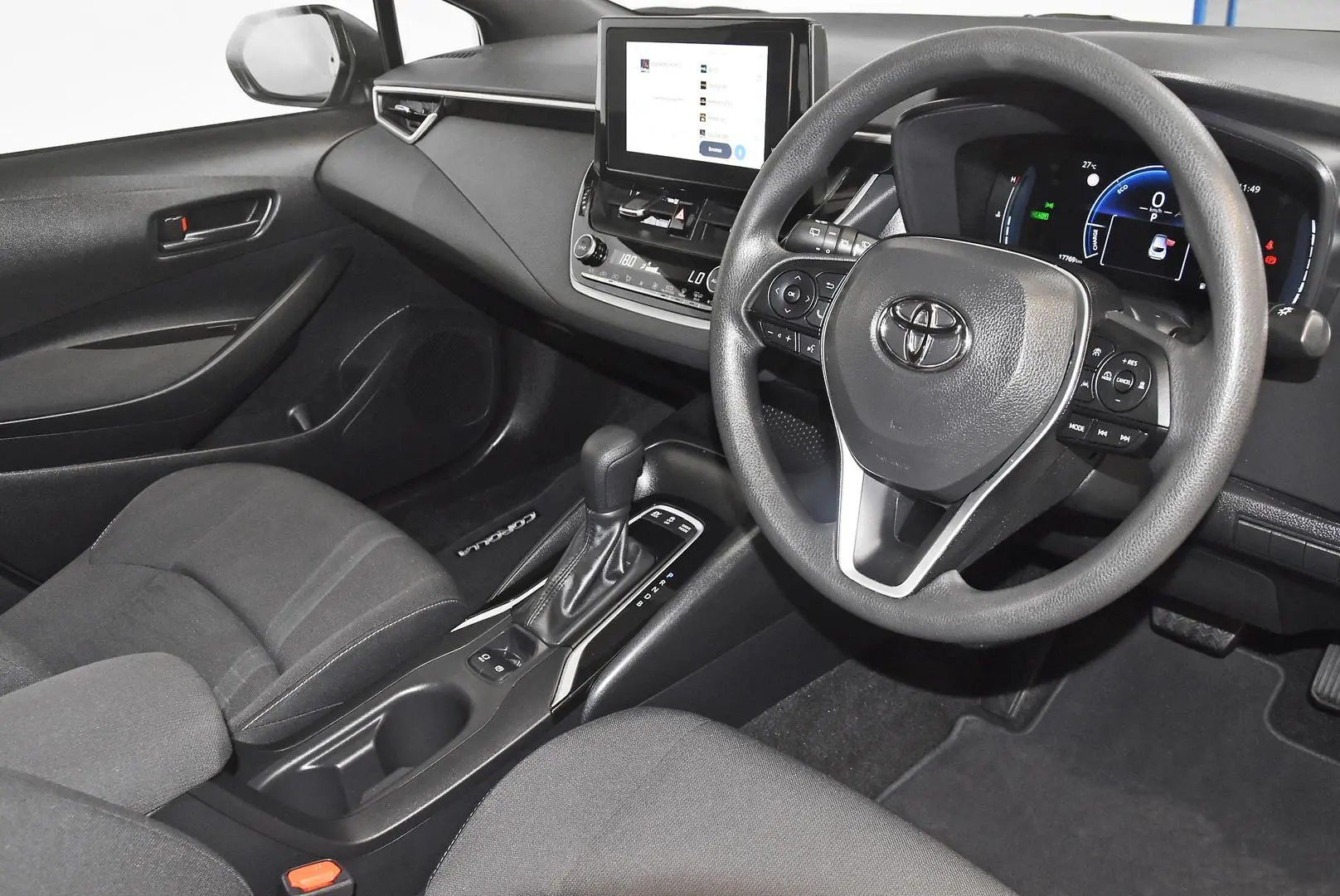 2025 Toyota Corolla Gallery Image 9