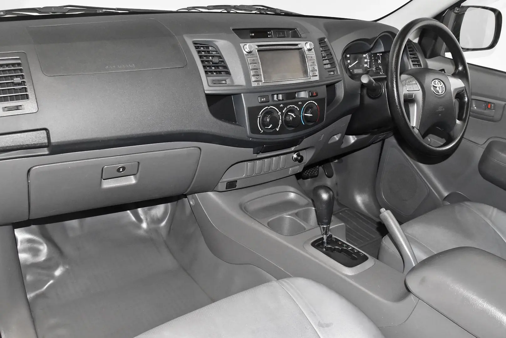 2014 Toyota Hilux Gallery Image 13