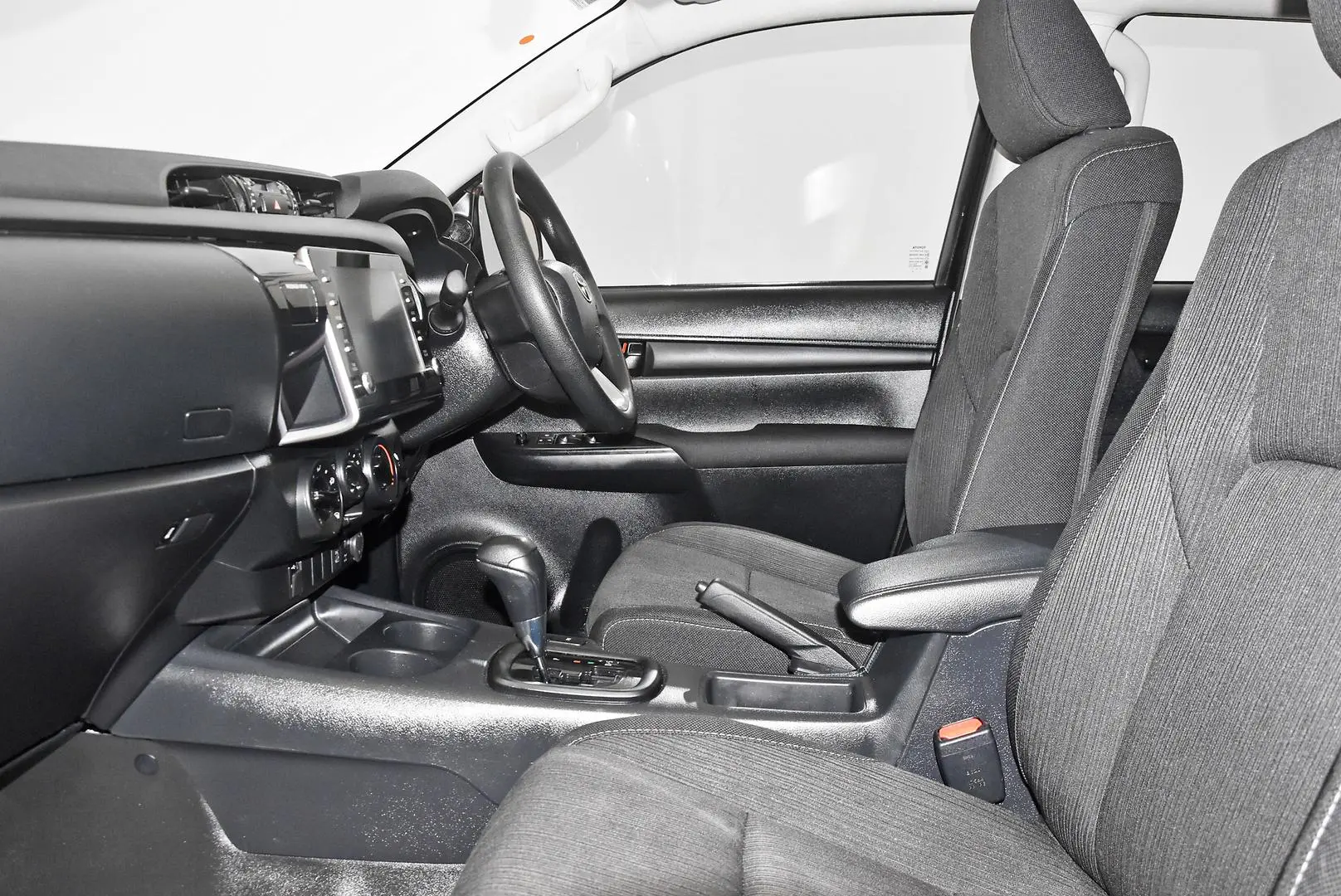 2023 Toyota Hilux Gallery Image 17