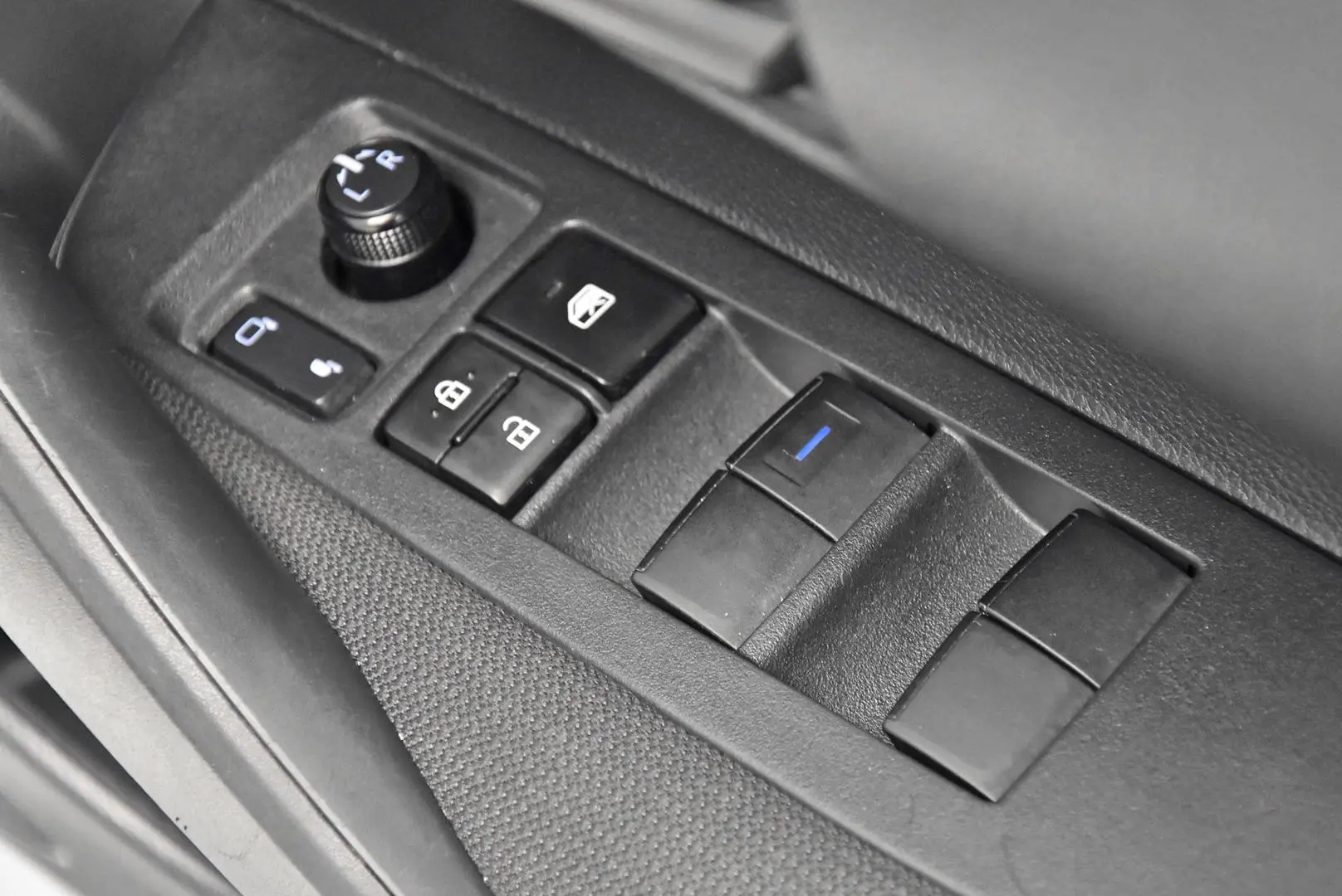 2020 Toyota Corolla Gallery Image 9