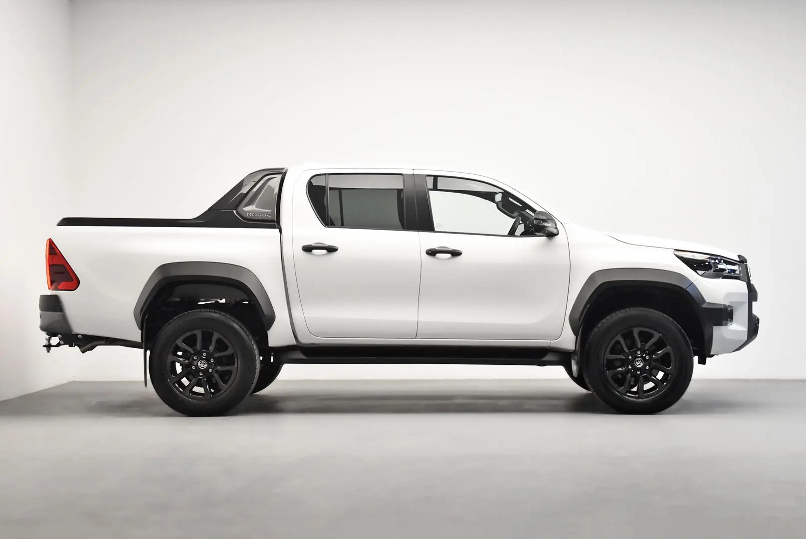 2024 Toyota Hilux Gallery Image 3
